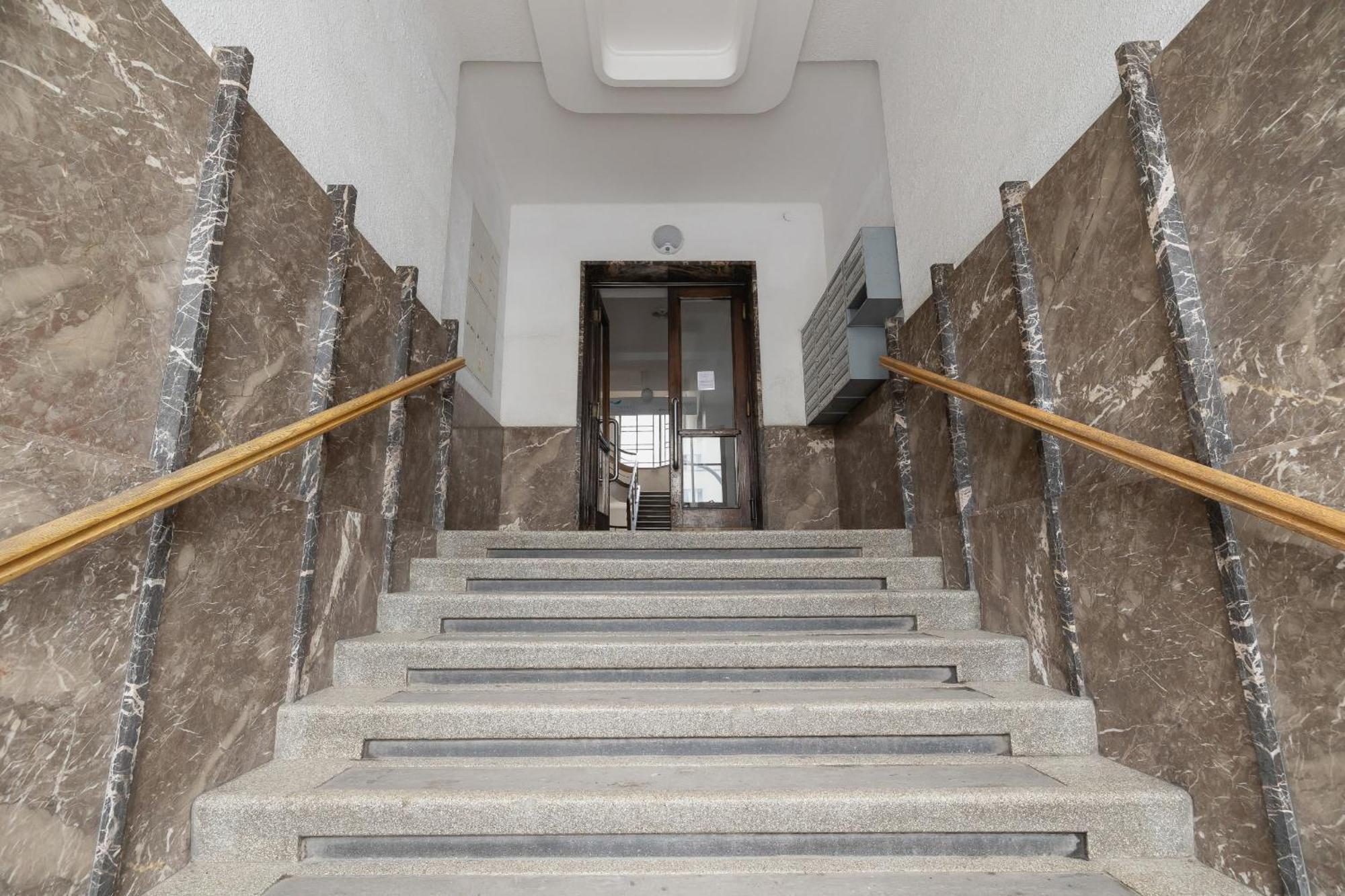 Luxury With Two Bedrooms And Balcony By Renters Prestige Apartament